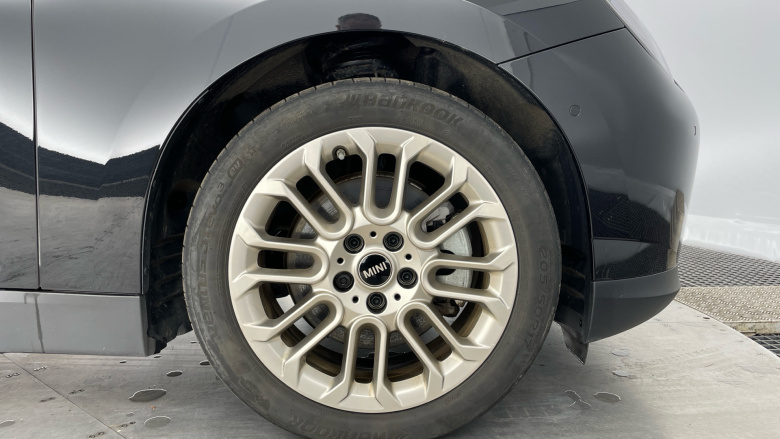 MINI Cooper 135kW E Exclusive [Level 1] 41kWh 3dr Auto Electric Hatchback